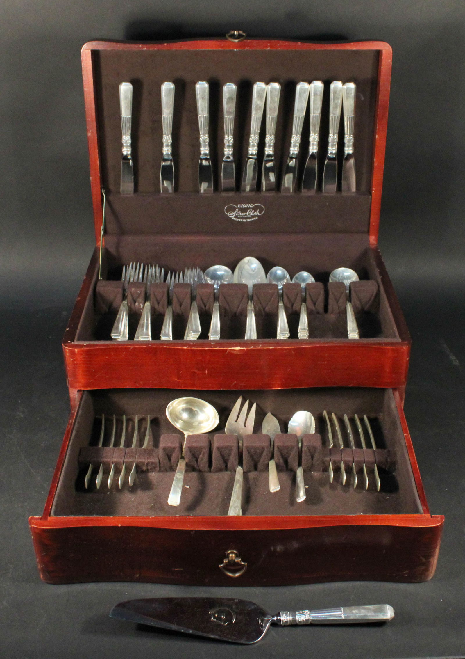Gorham Sterling Silver Epic Pattern Flatware (1 of 12)