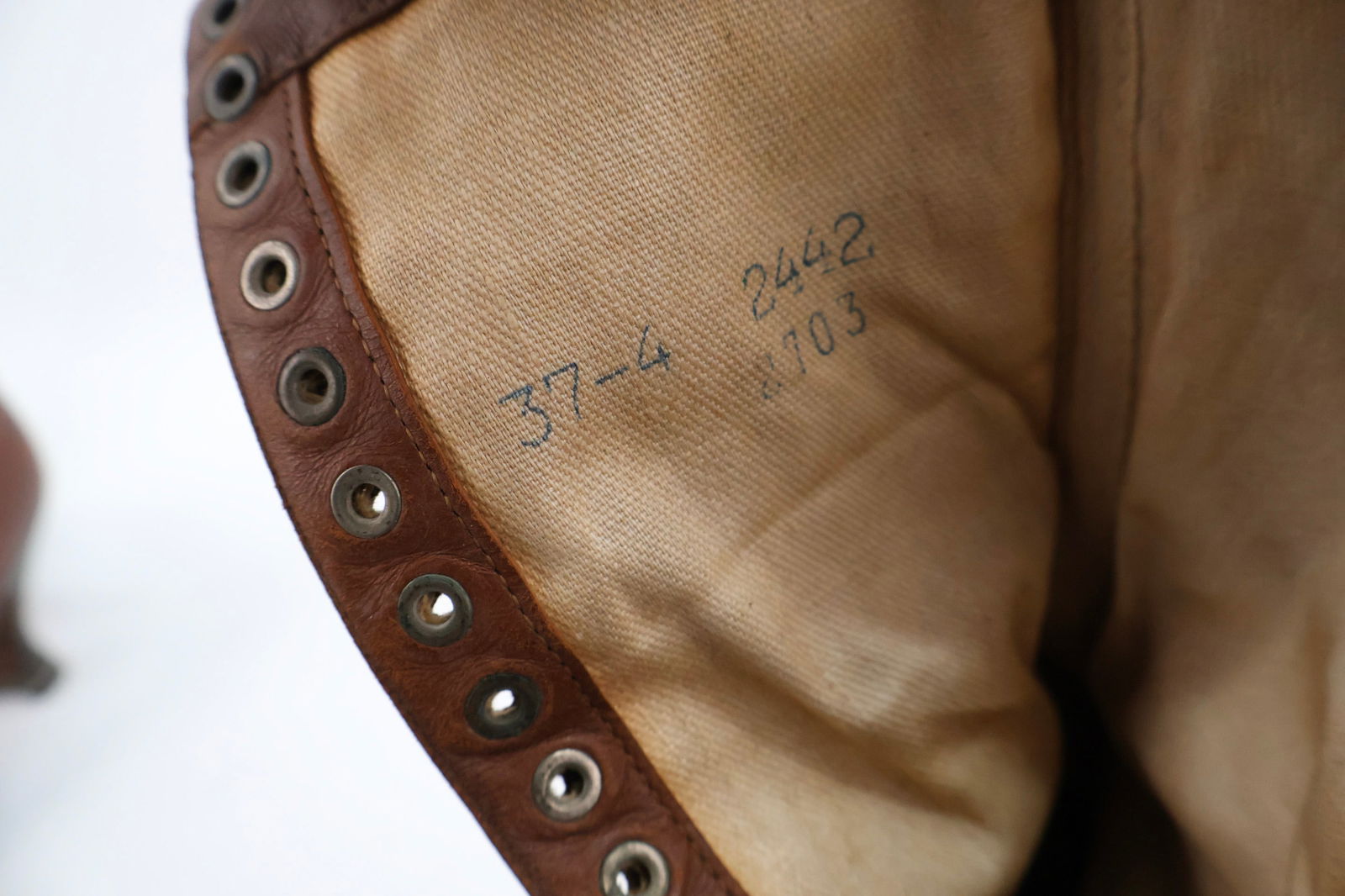 Vintage Brown Leather Handbag - 10