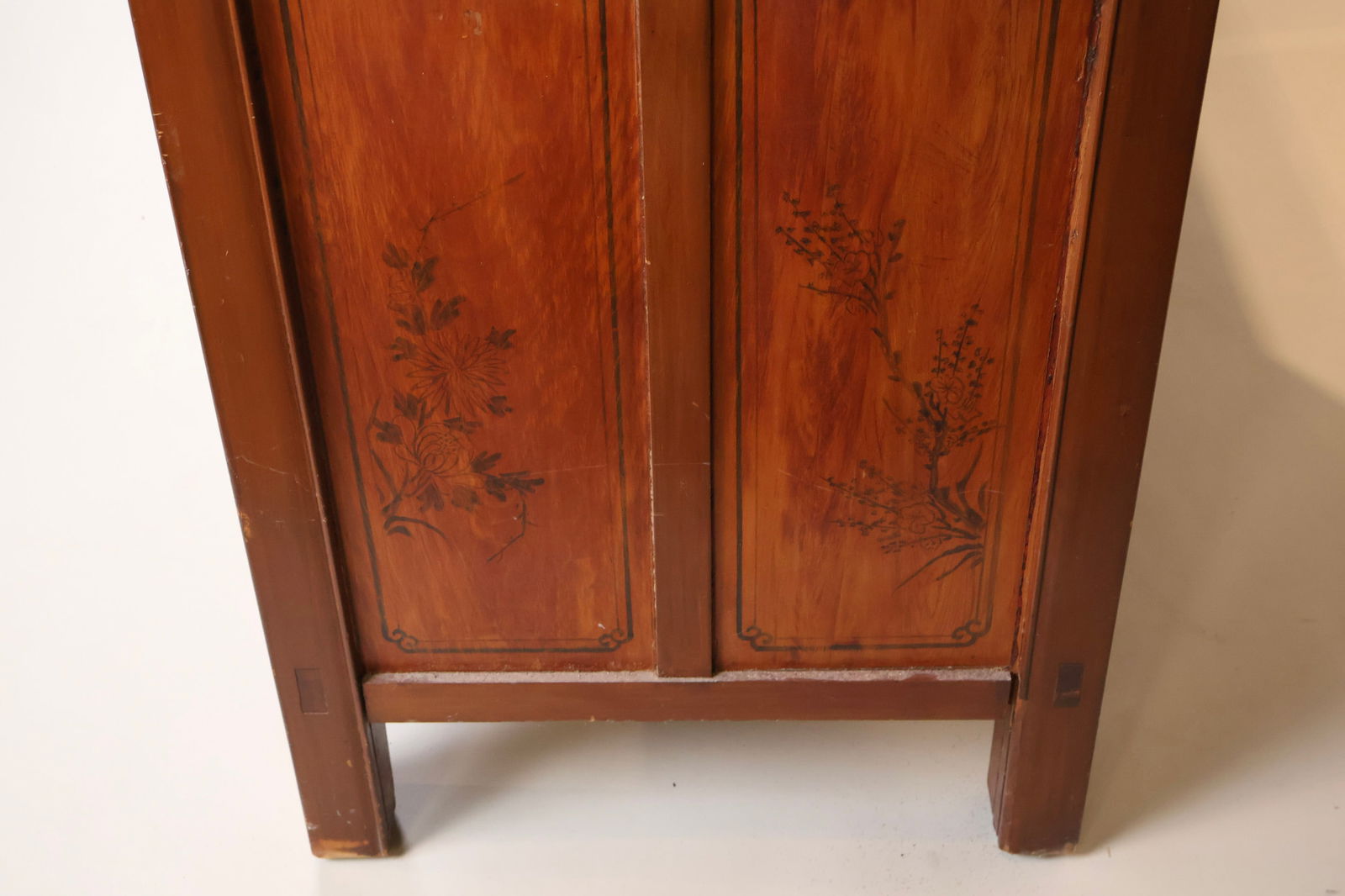 Two Chinese Side Cabinets - 16