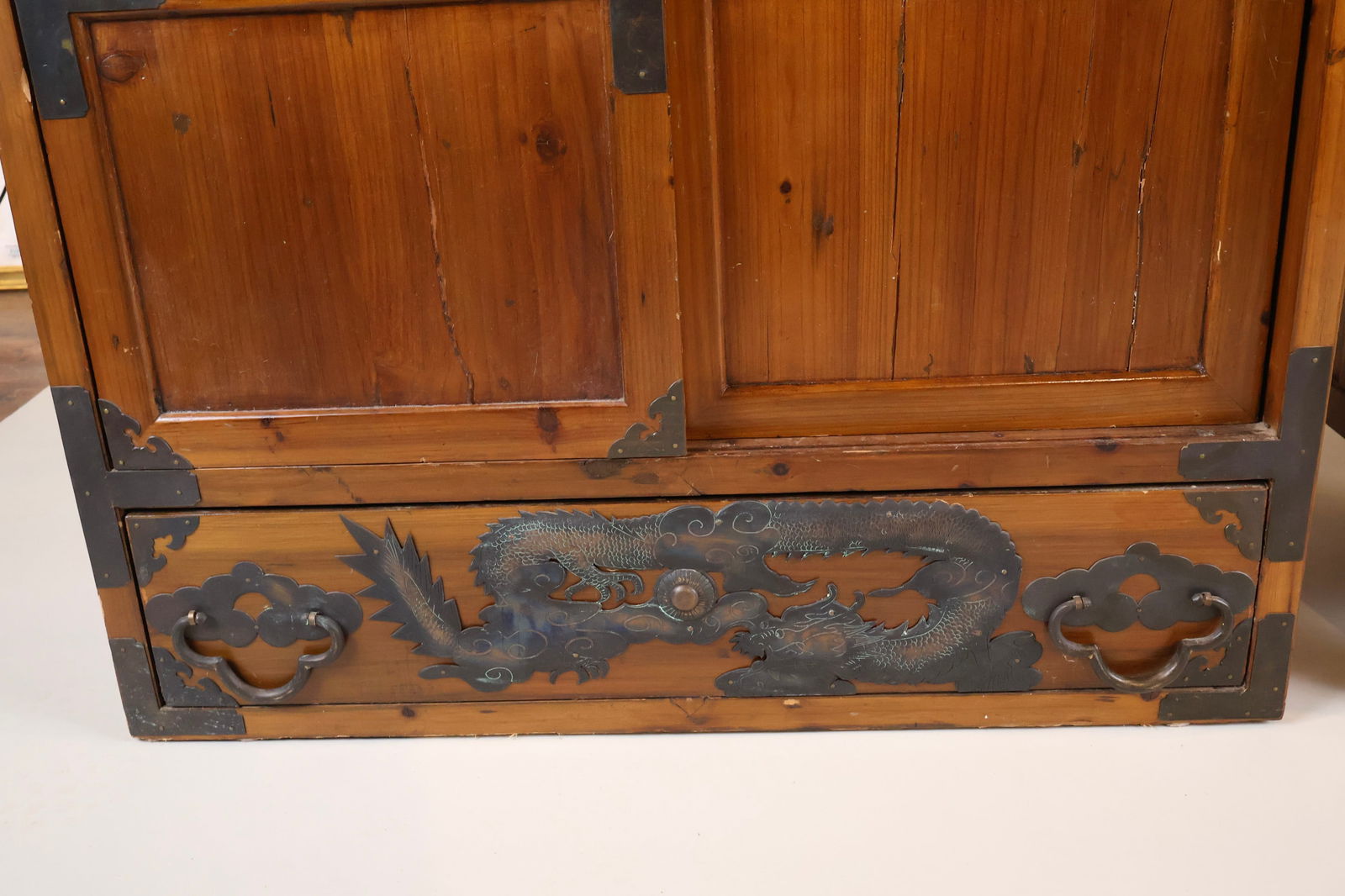 Two Chinese Side Cabinets - 7