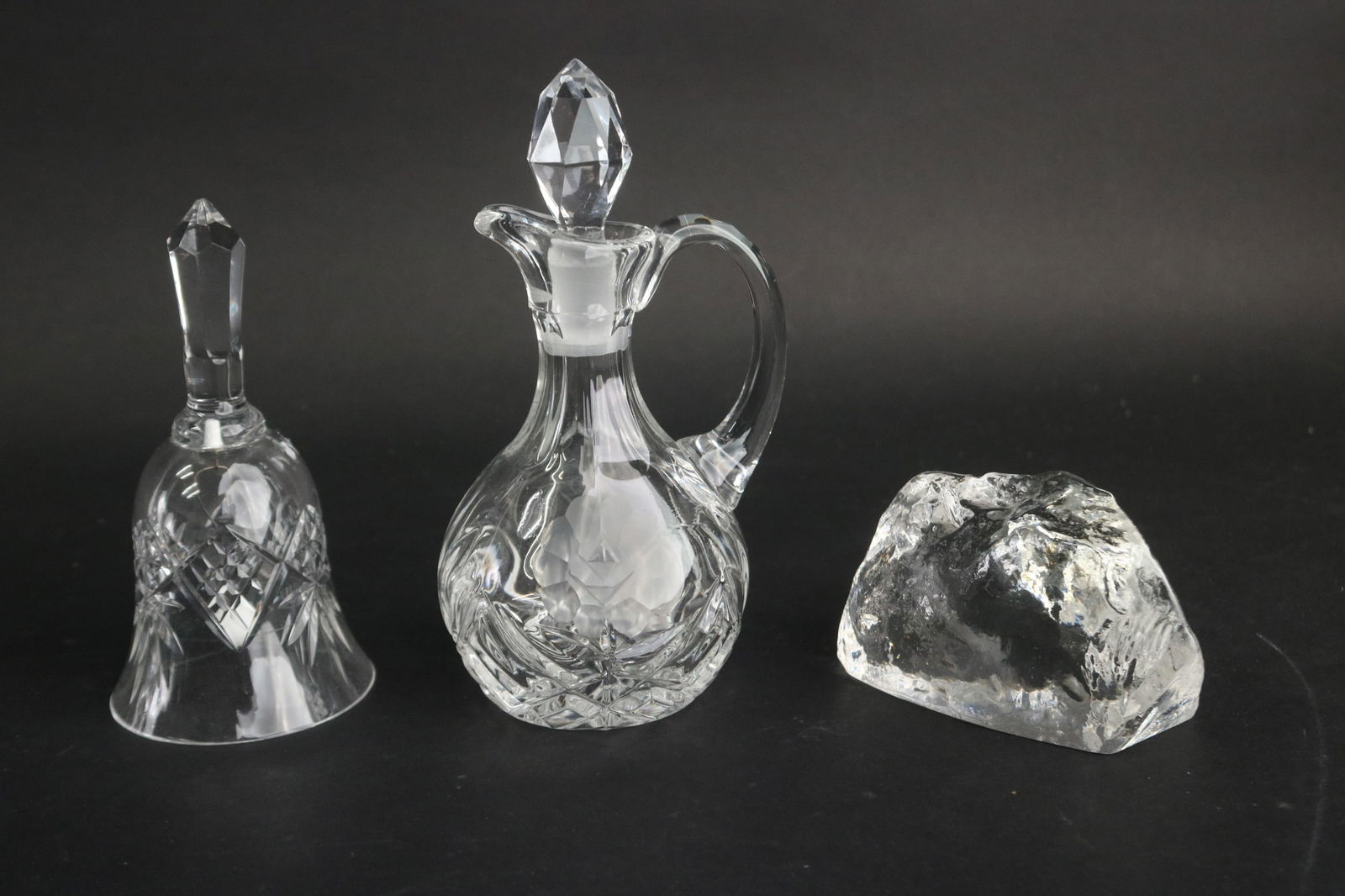 Eight Colorless Glass Table Articles - 10