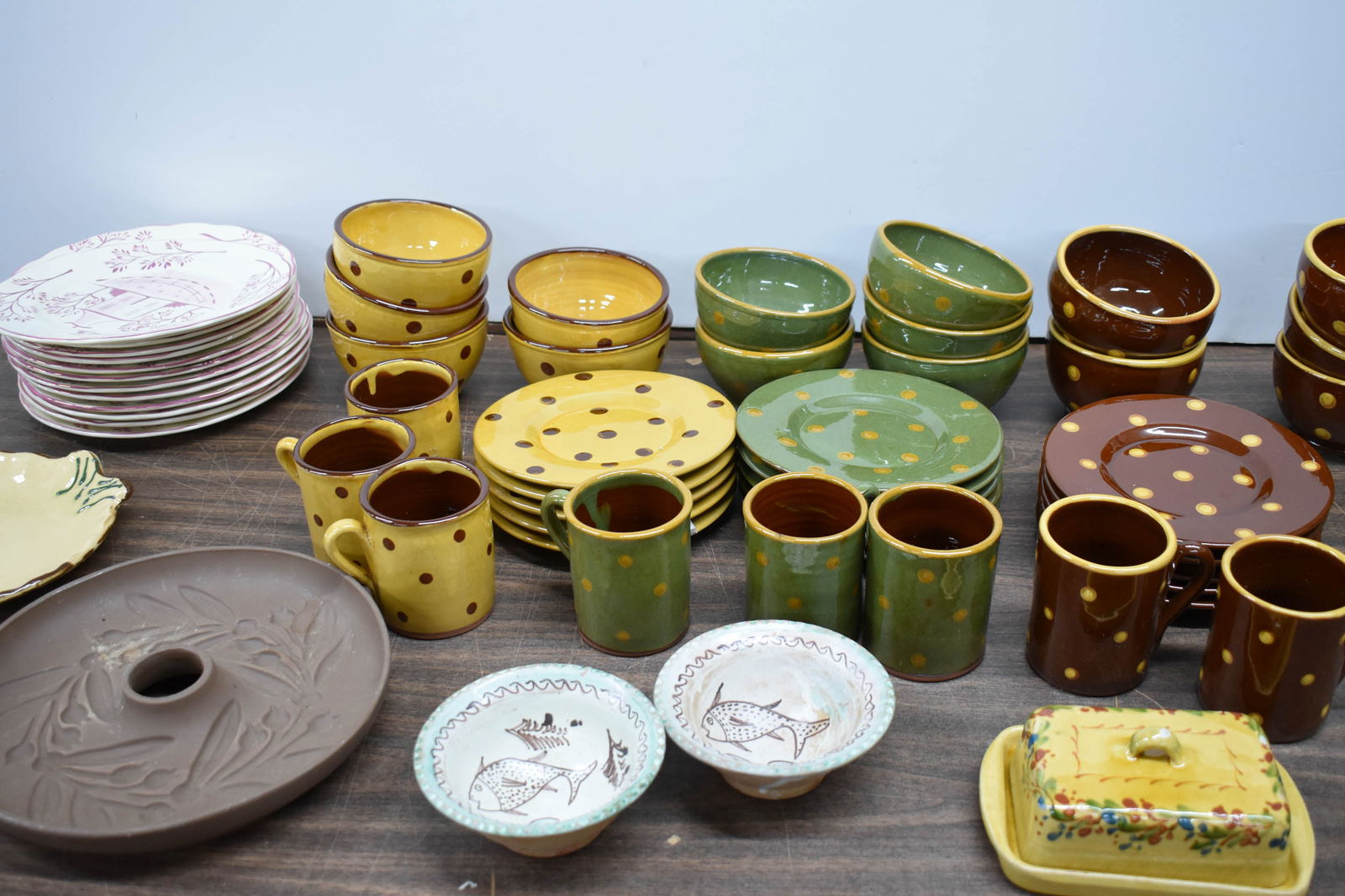 Group of Assorted Dinnerware Articles (1 of 11)