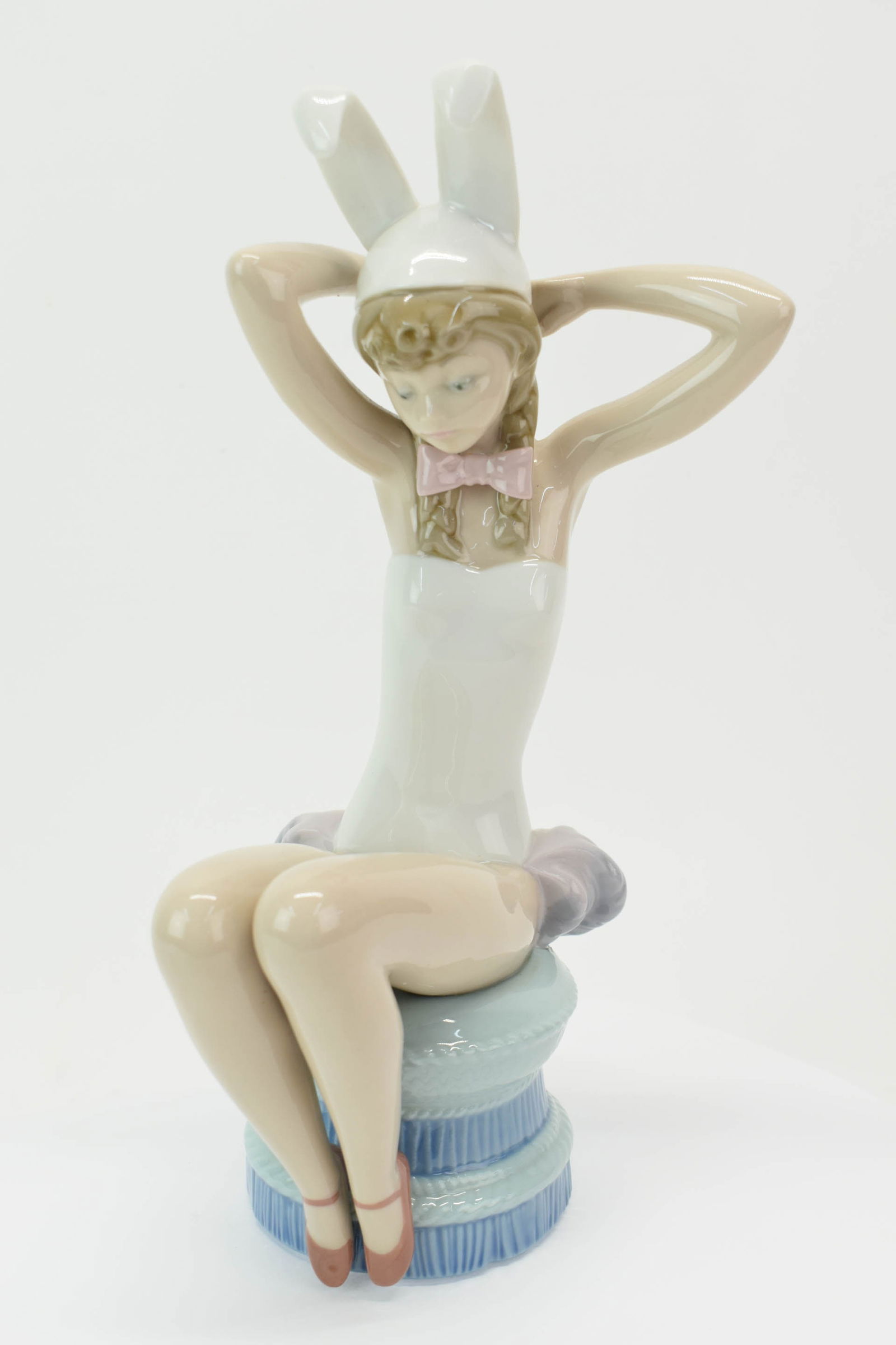 Vintage Lladro Porcelain Bunny Girl (1 of 6)