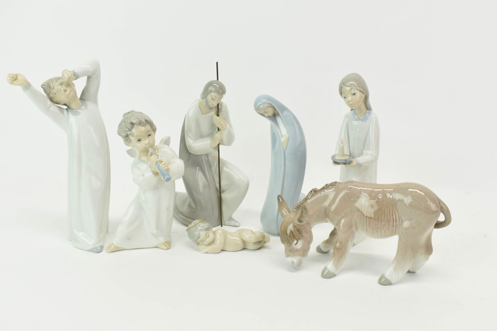 Seven Vintage Lladro Porcelain Nativity Figurals (1 of 20)