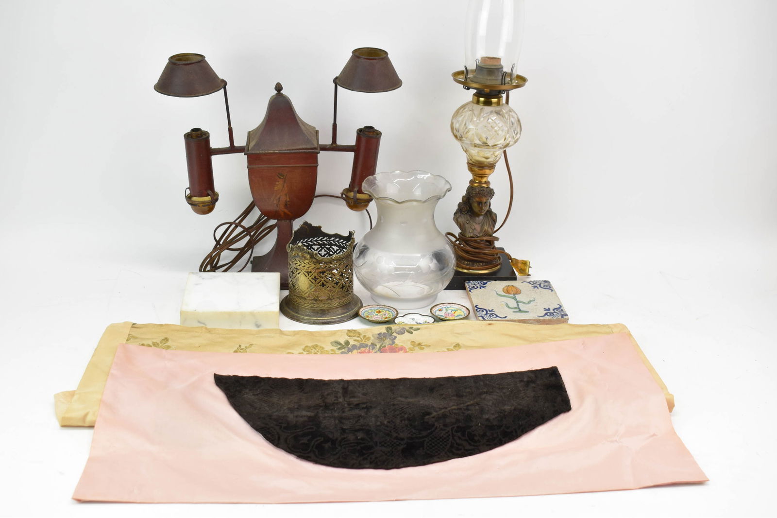 Group of Assorted Table Articles (1 of 11)