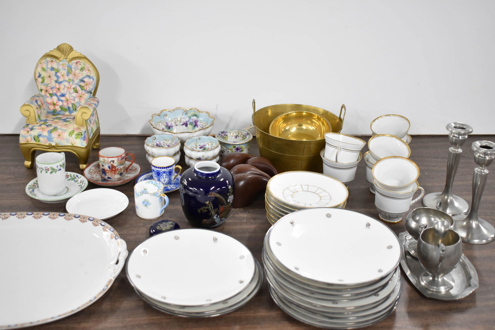 Surprise Lot of Table Articles (1 of 12)