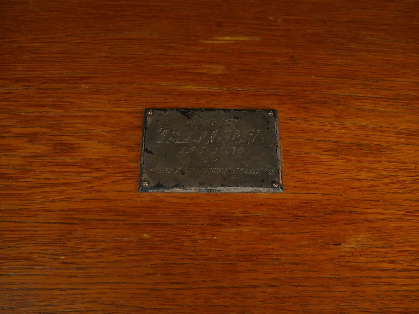 813 Silver Shell Decorated Flatware in a Oak Chest - 12