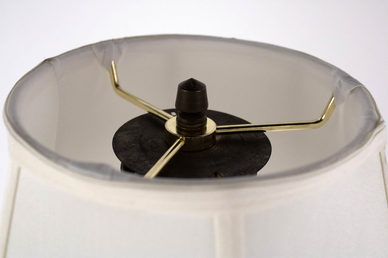 Neoclassical Style Ormolu-Mounted Marble Table Lamp - 3