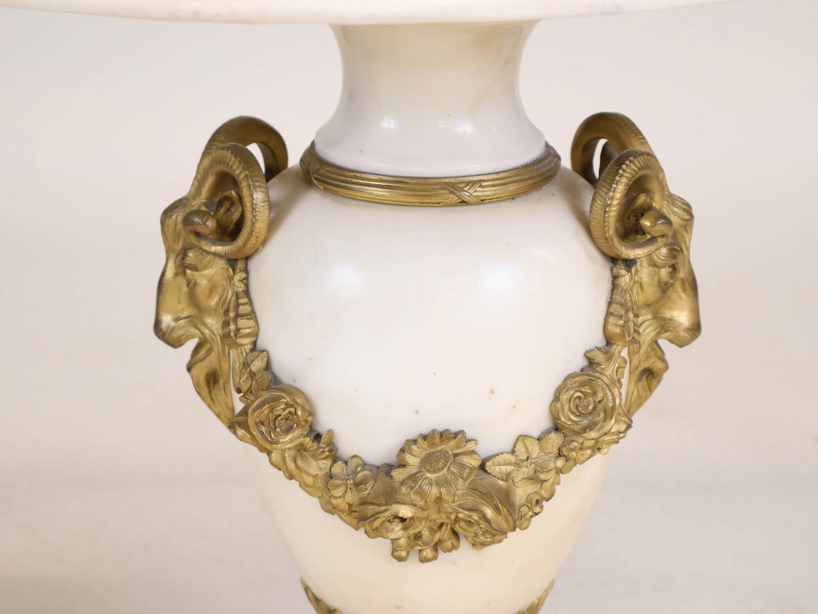 Neoclassical Style Ormolu-Mounted Marble Table Lamp - 6