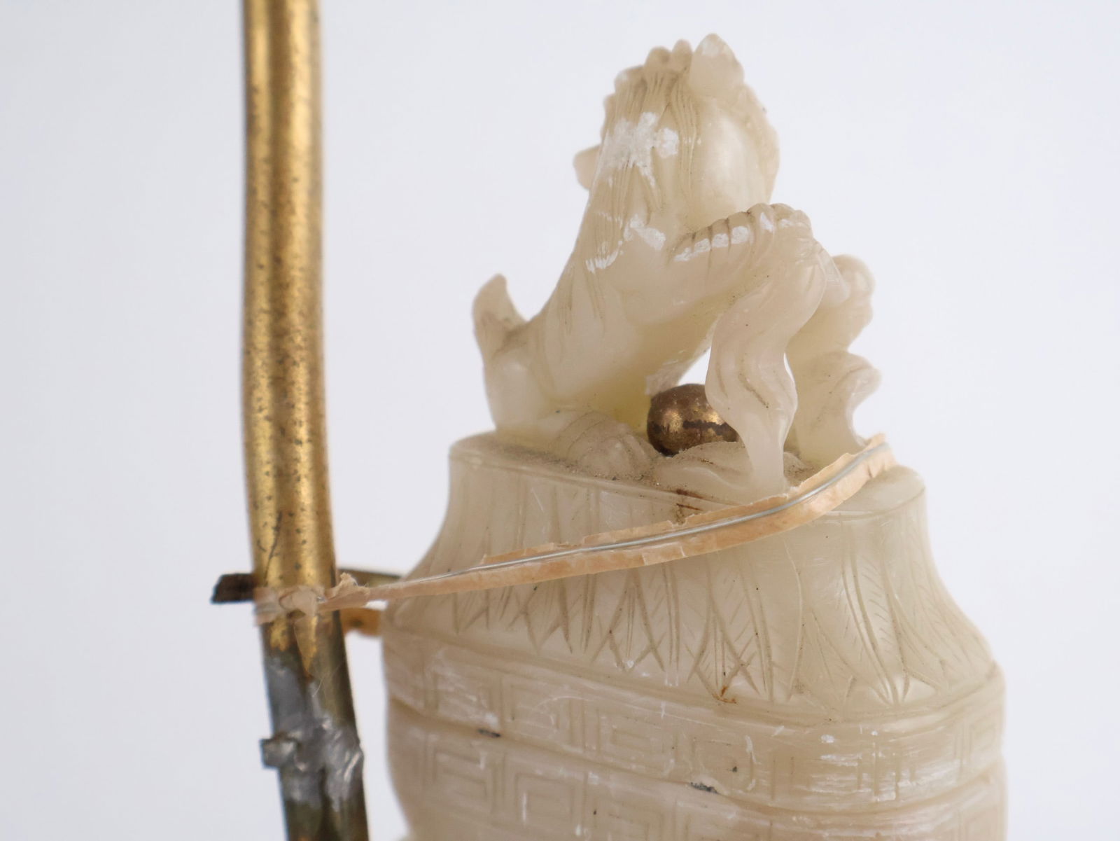 Two Chinese Hardstone Urns - 10