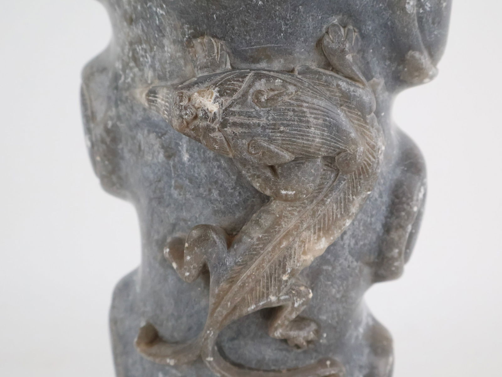 Two Chinese Hardstone Urns - 4