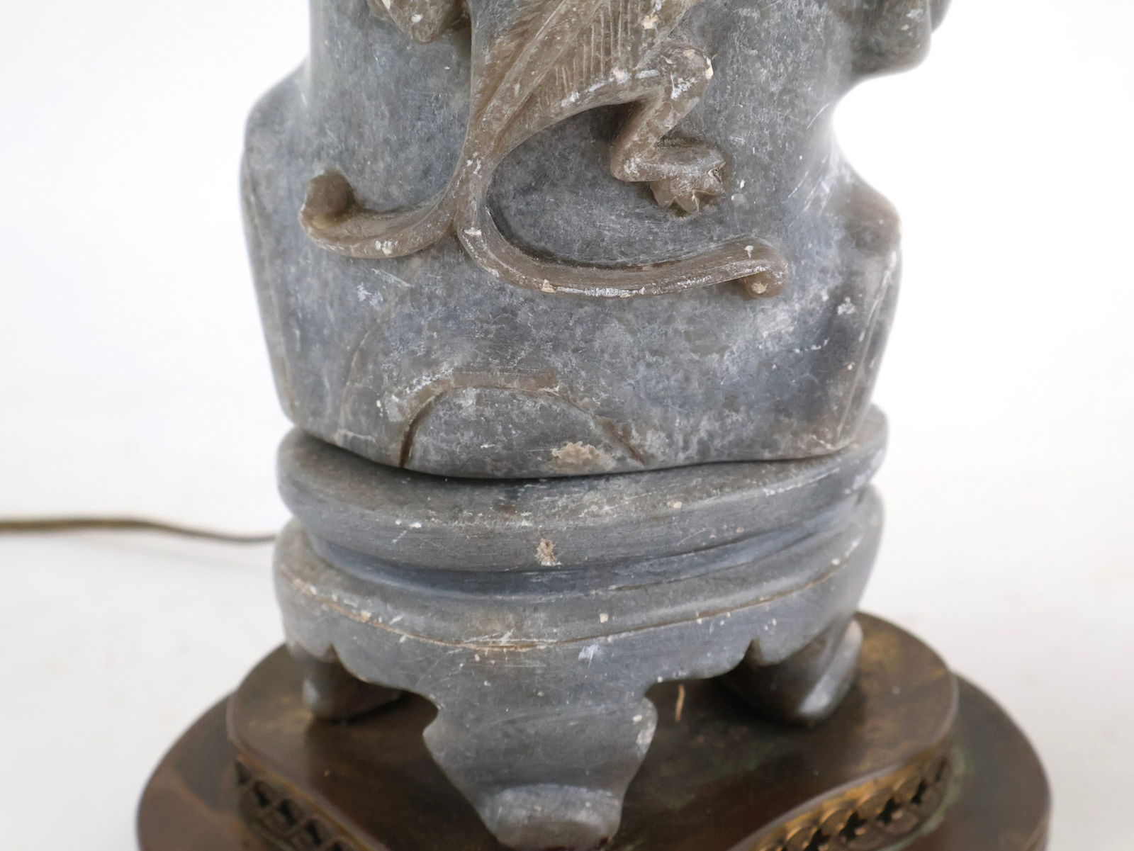 Two Chinese Hardstone Urns - 5