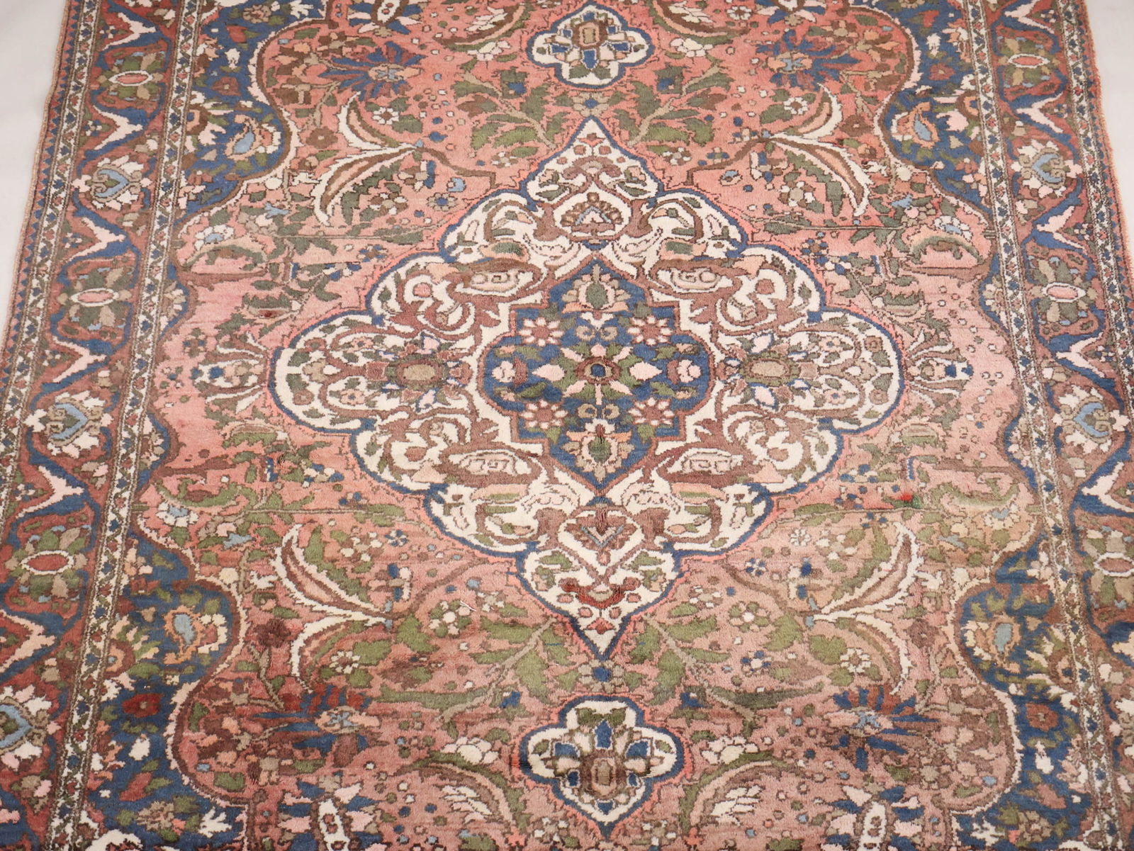 Bakhtiari Carpet - 3