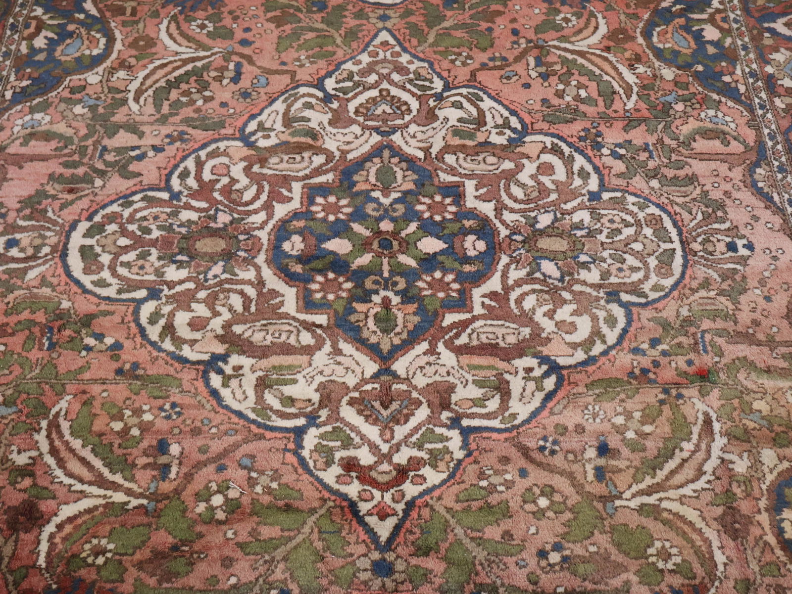 Bakhtiari Carpet - 7