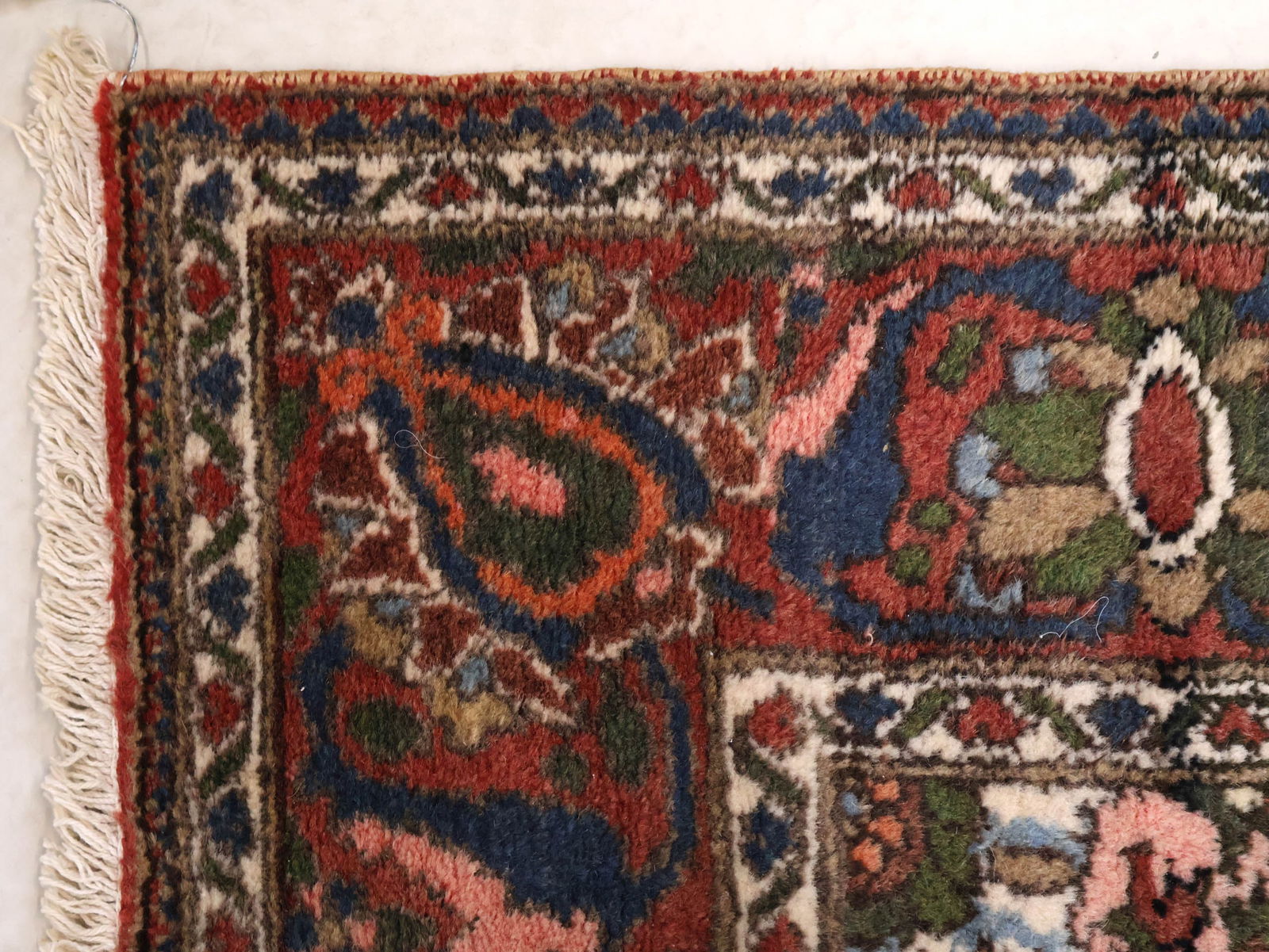 Bakhtiari Carpet - 8