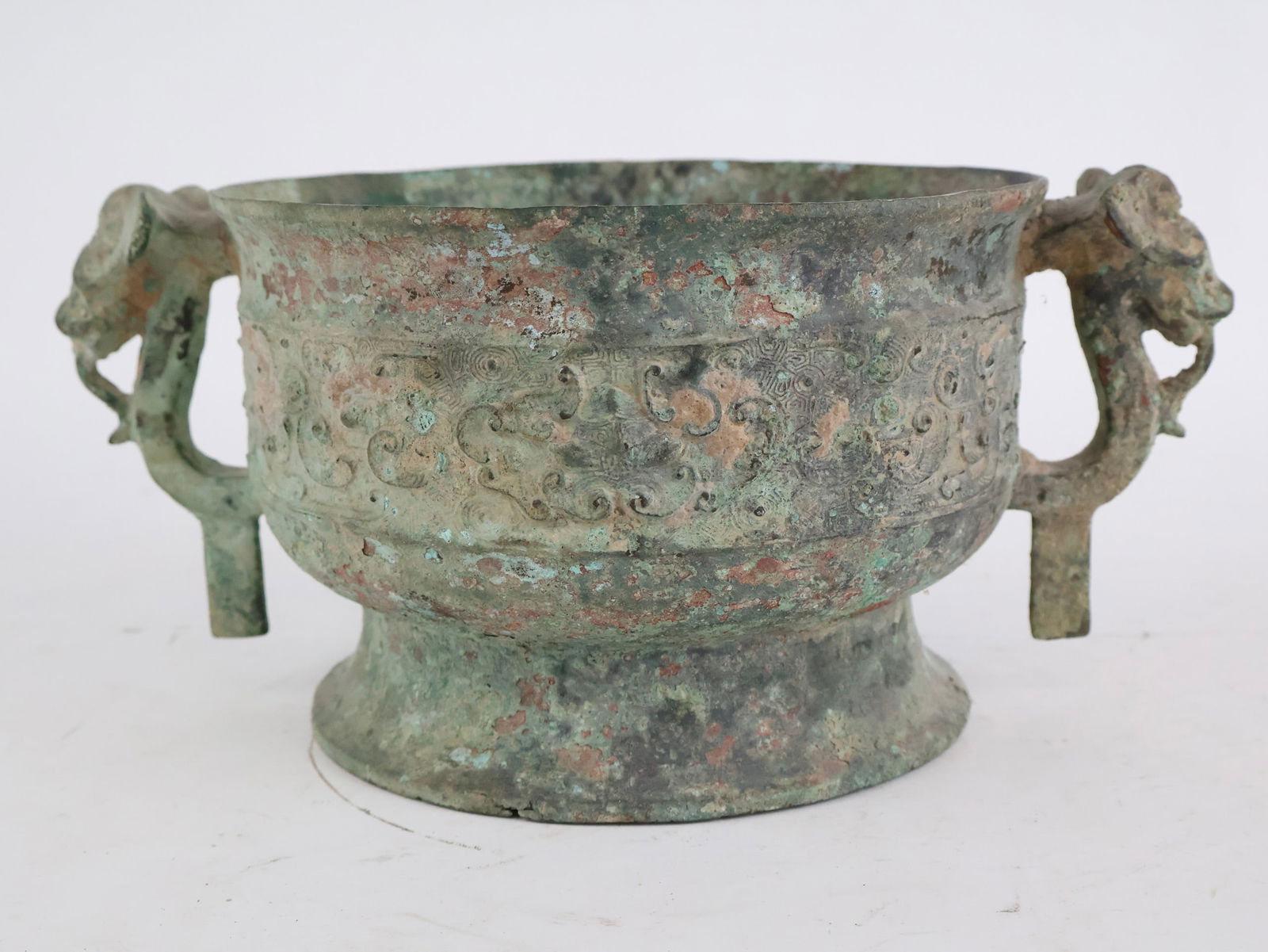 Chinese Archaic Bronze Gui - 2