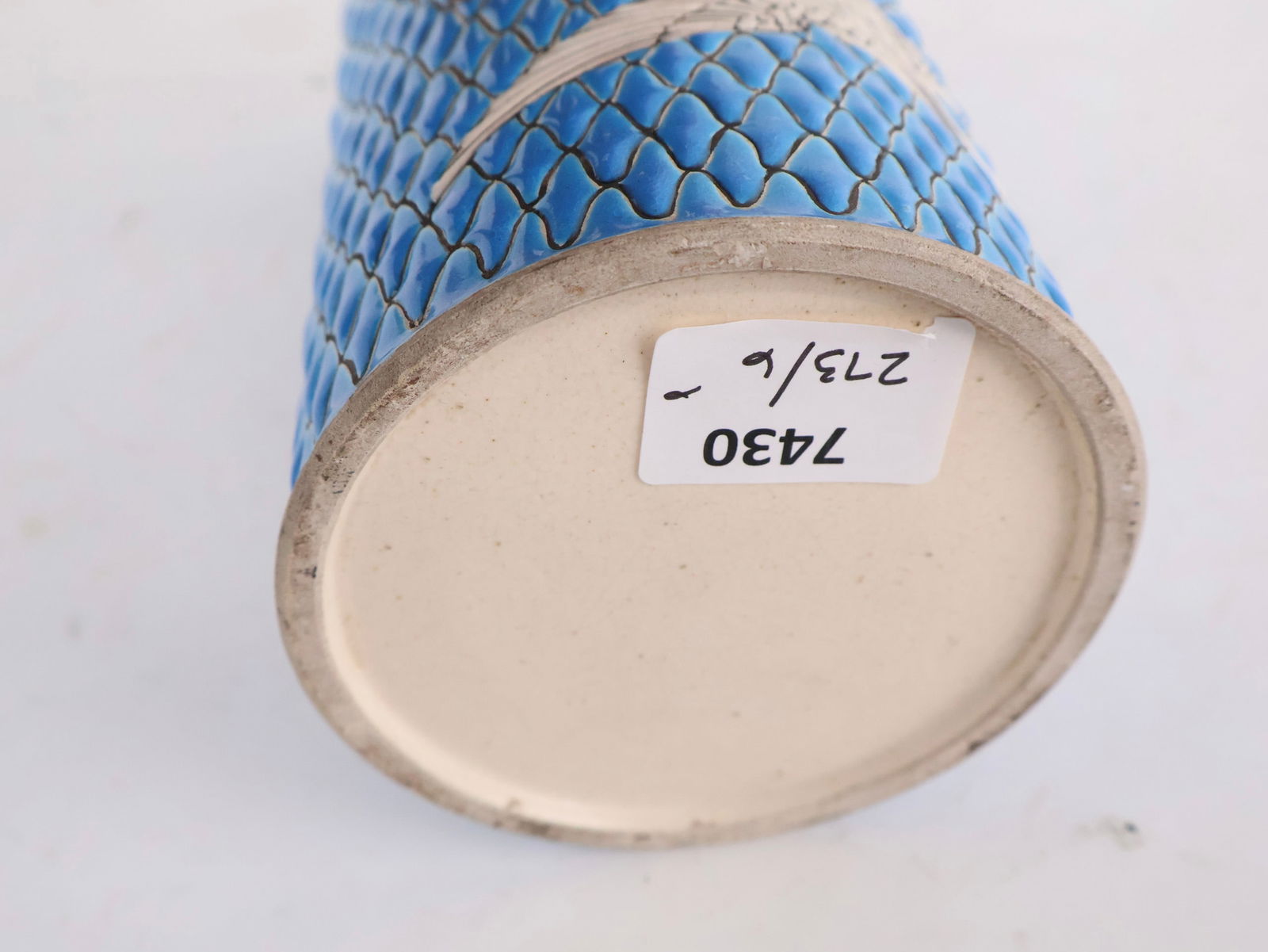 Six Chinese Porcelain Table Articles - 19