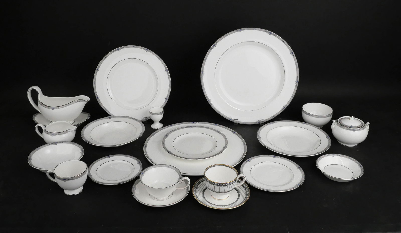 Wedgewood "Amherst" Partial Dinner Service (1 of 12)
