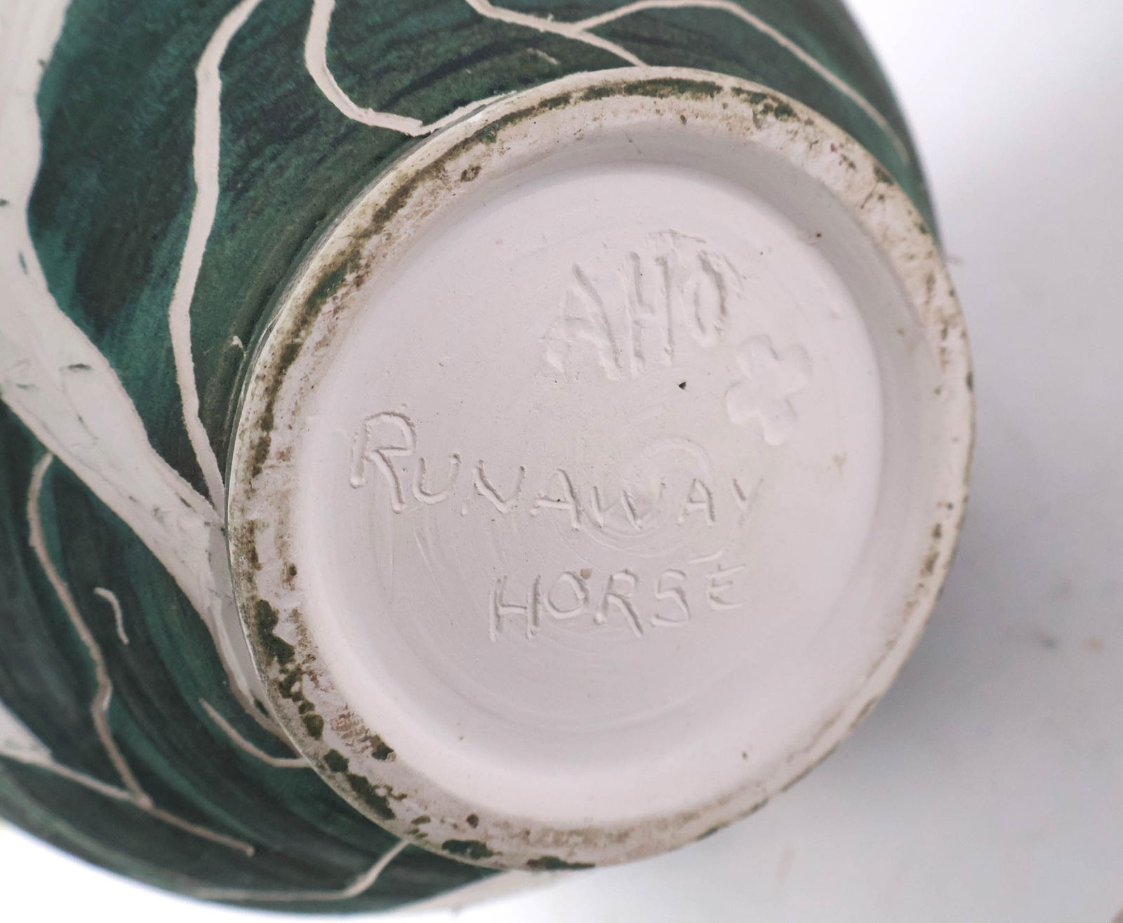 Four Classically Decorated Ceramic Vessels - 6