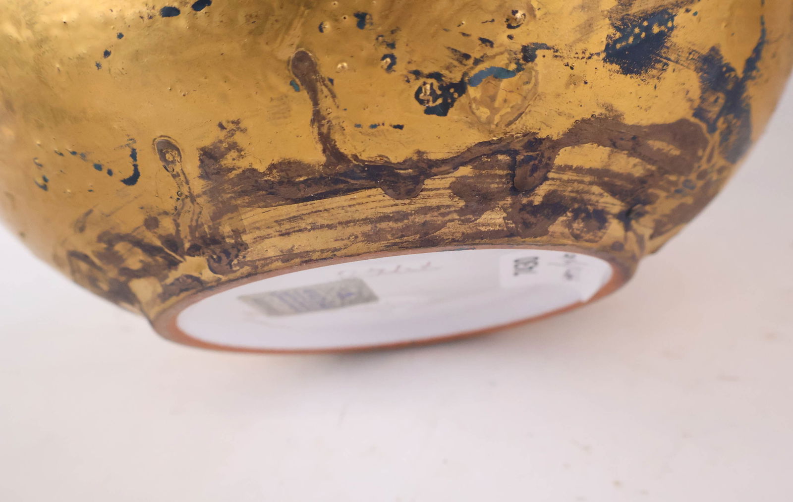 Four Classically Decorated Ceramic Vessels - 9