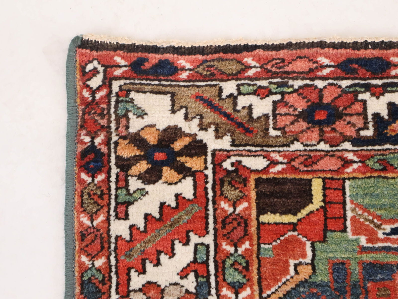 Bakhtiari Rug - 6