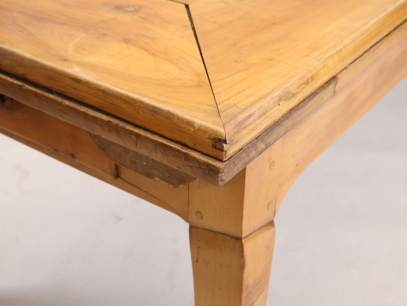 French Provincial Style Walnut Dining Table - 16