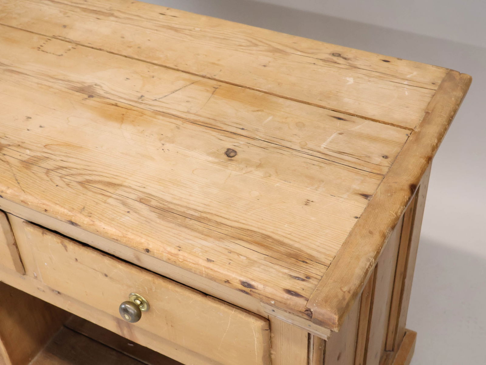 English Pine Sideboard - 10