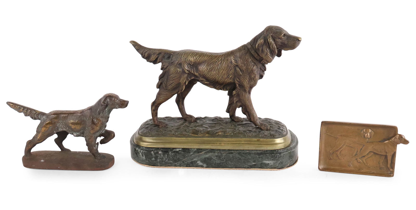 Cast Bronze Figure of An English Setter: Cast Bronze Figure of An English Setter19th/20th C. Unmarked. Together with a similar cast iron example, 20th C. and a cast bronze card tray depicting two English Pointers, probably early 20th C.Figur
