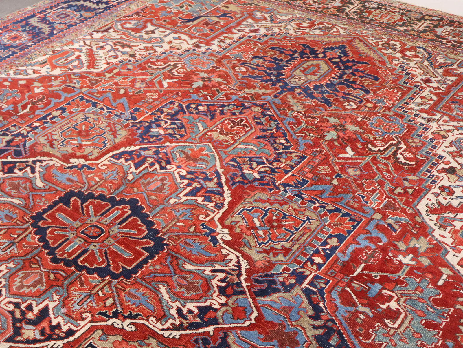 Heriz Carpet - 14