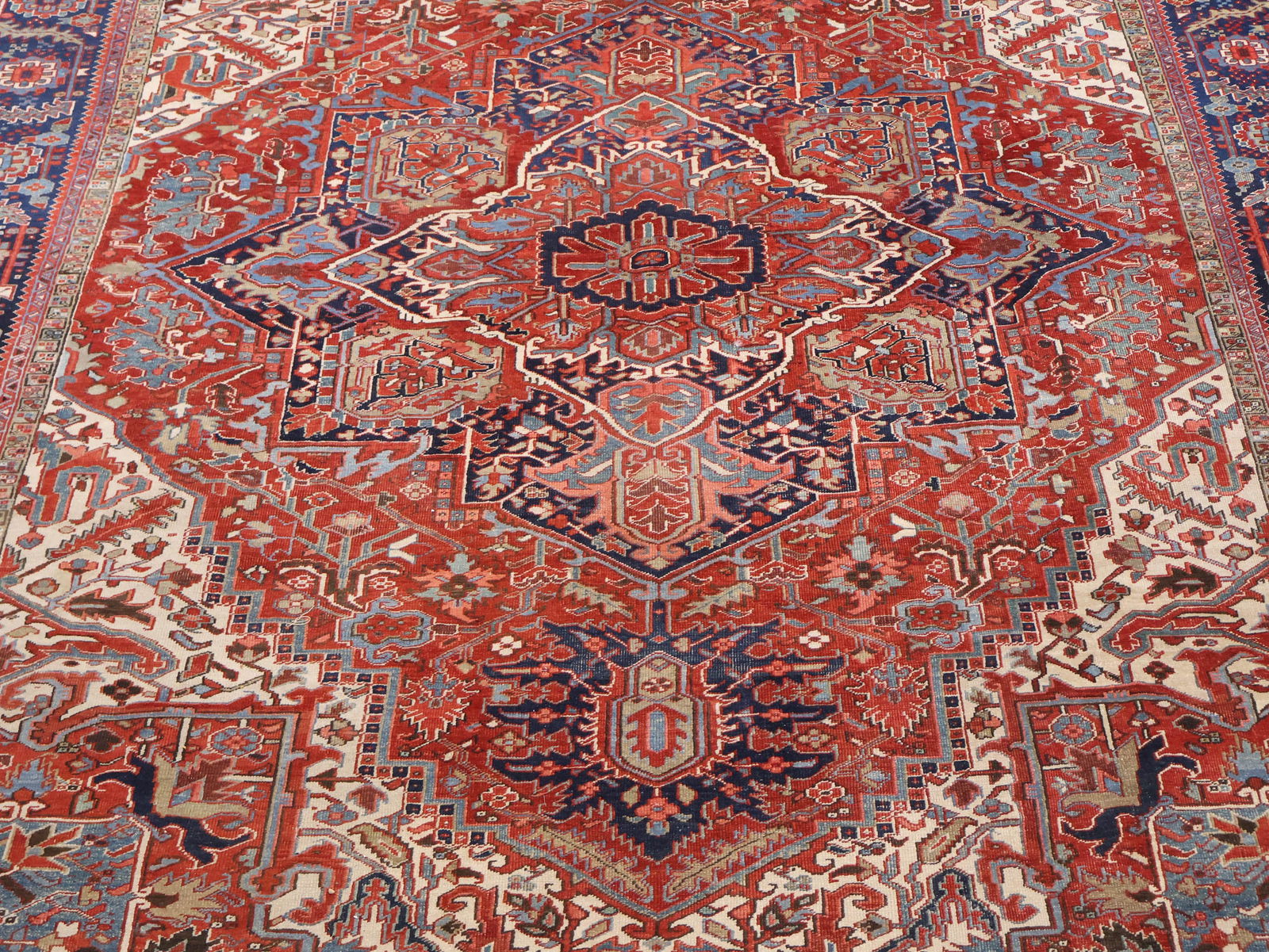 Heriz Carpet - 3
