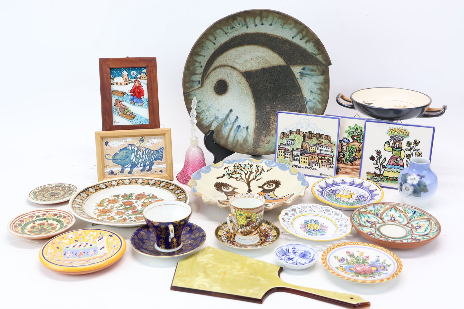 Group of Assorted Table Articles (1 of 16)