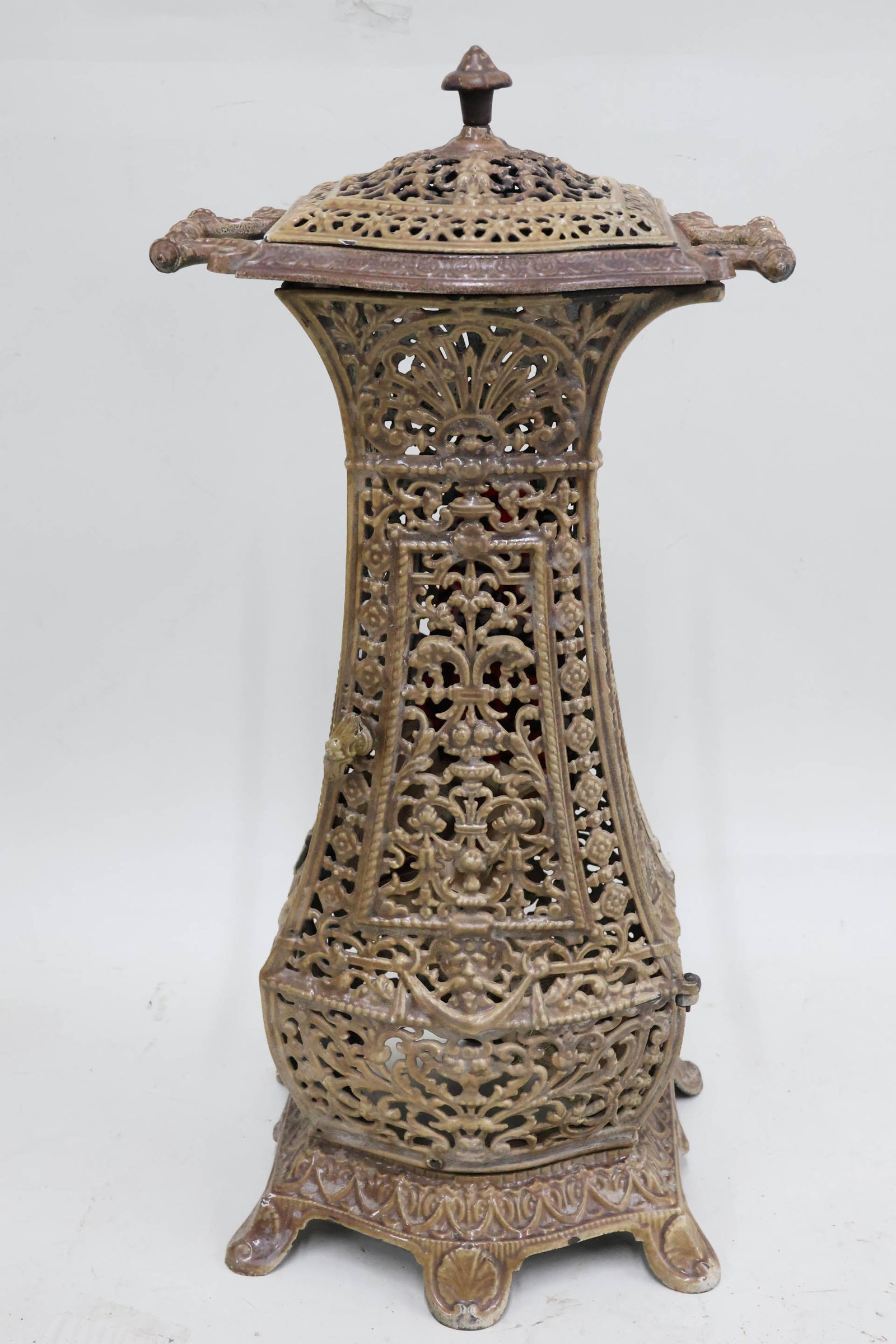 Vintage Iron Cathedral Style Heater (1 of 10)