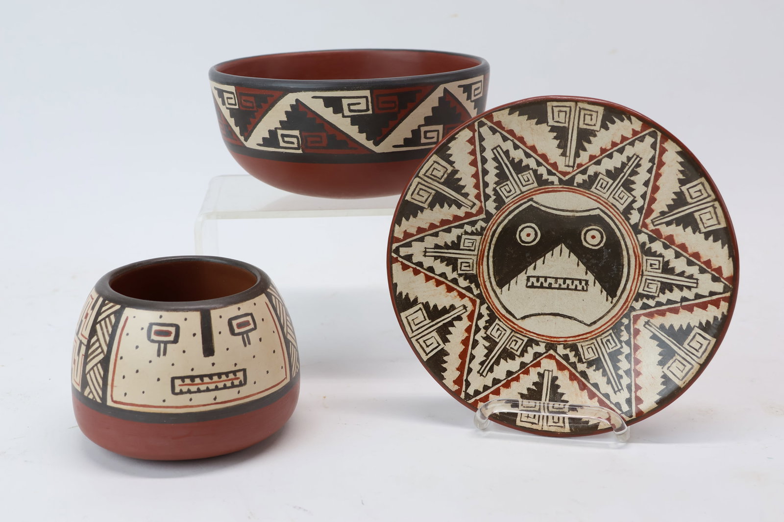 Three Chilean Pottery Bowls and Plate (1 of 12)