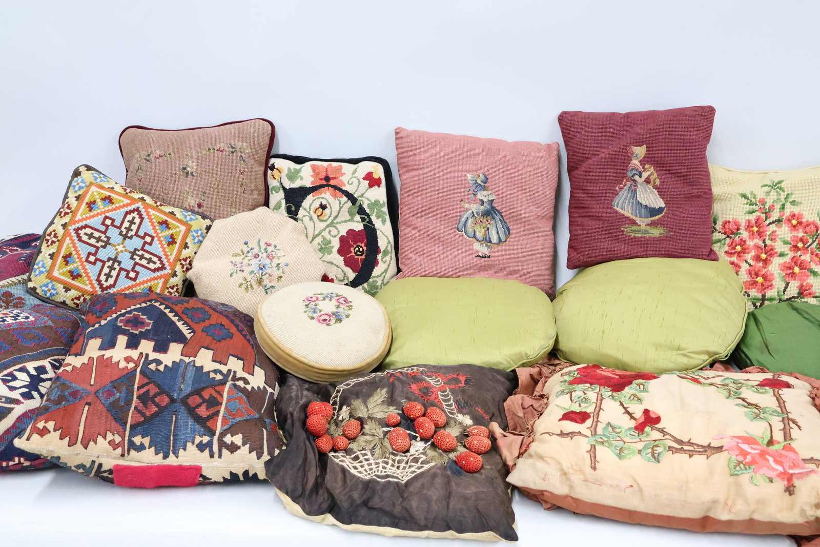 Vintage Group of 16 Assorted Throw Pillows (1 of 9)