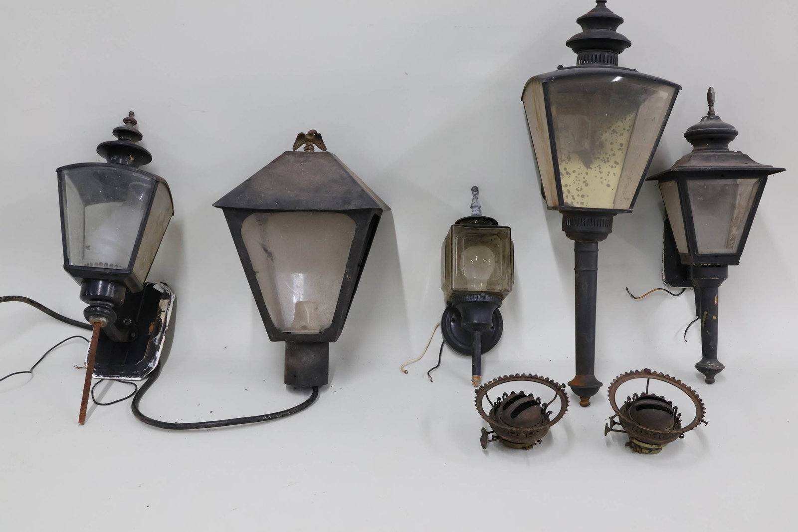 Group of Assorted Lantern Lights (1 of 11)