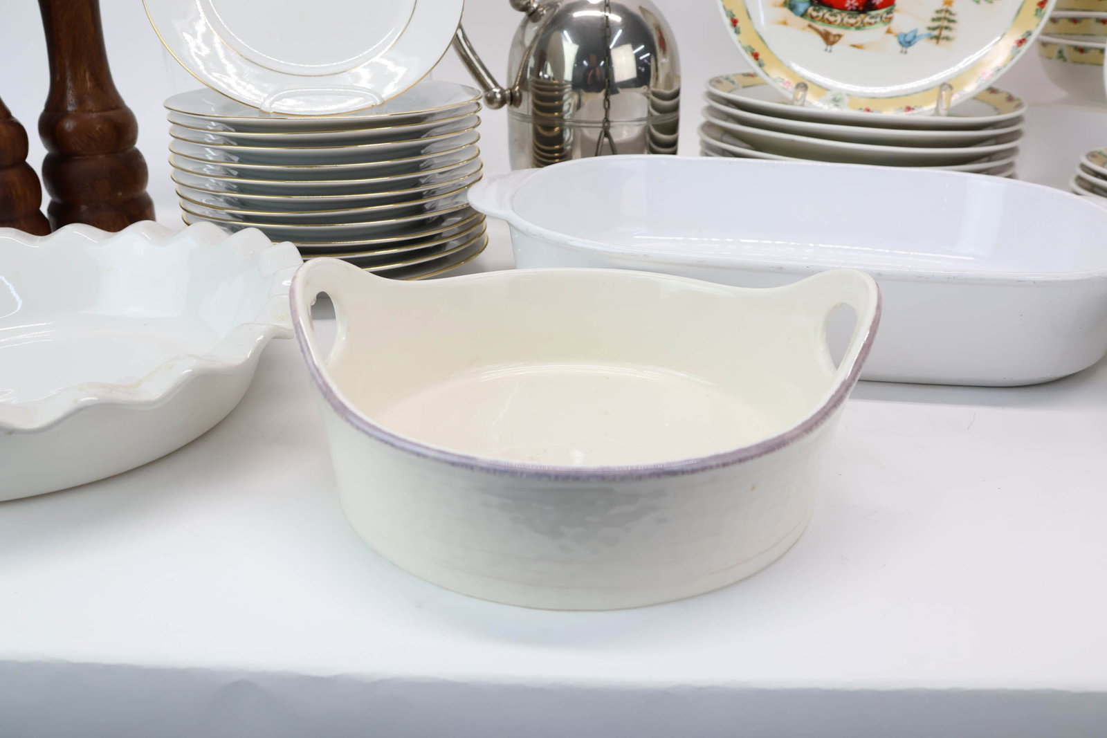 Group of Assorted Kitchenware Articles - 4