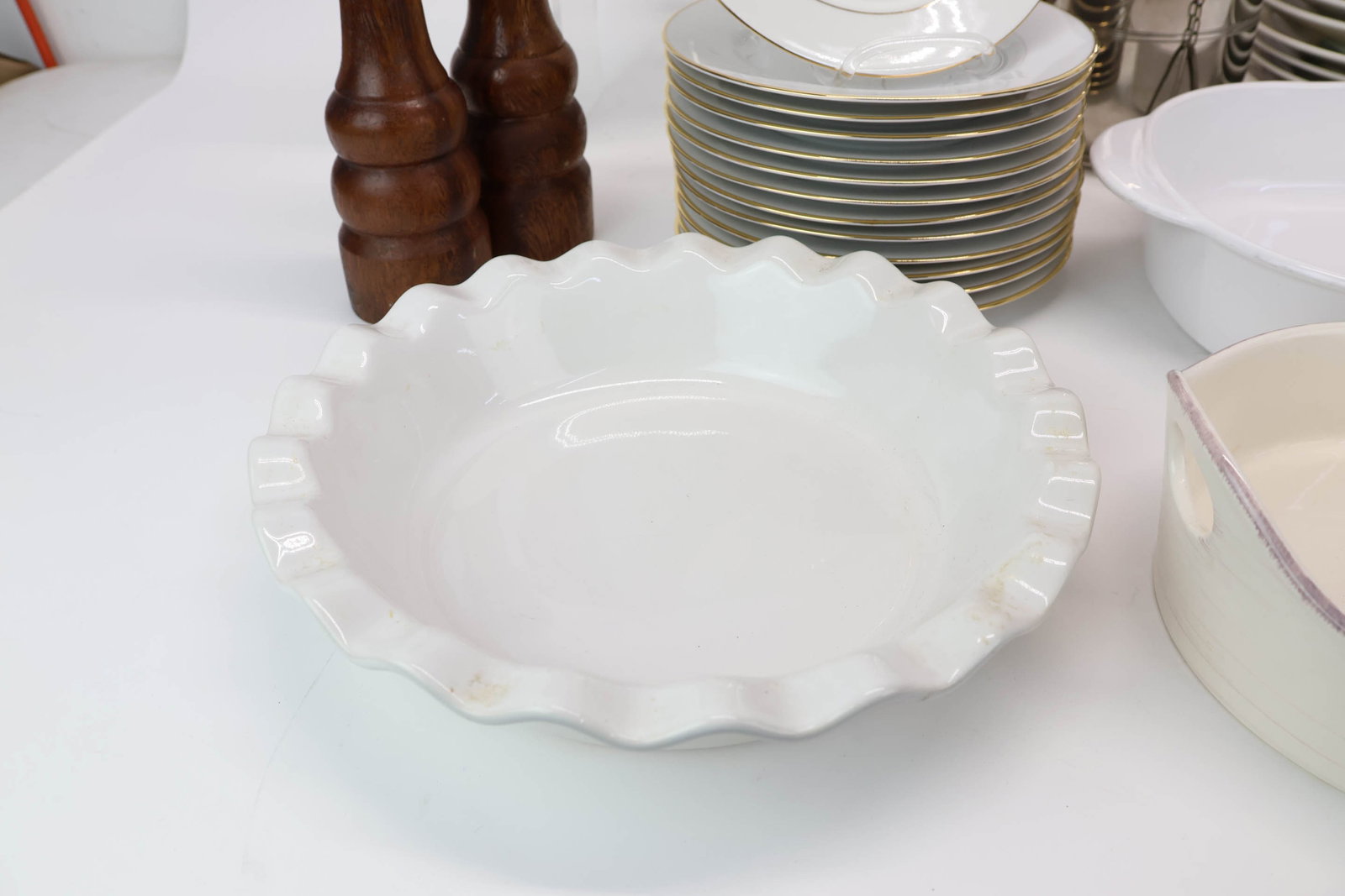 Group of Assorted Kitchenware Articles - 5