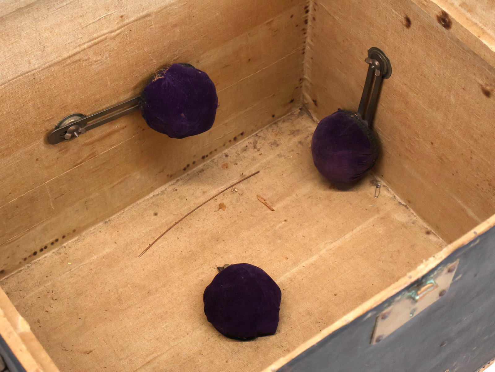 Mark Cross Vintage Hat Trunk - 11