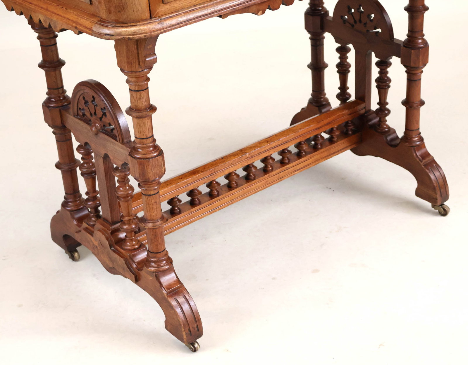 Victorian Figured Walnut Writing Desk - 4