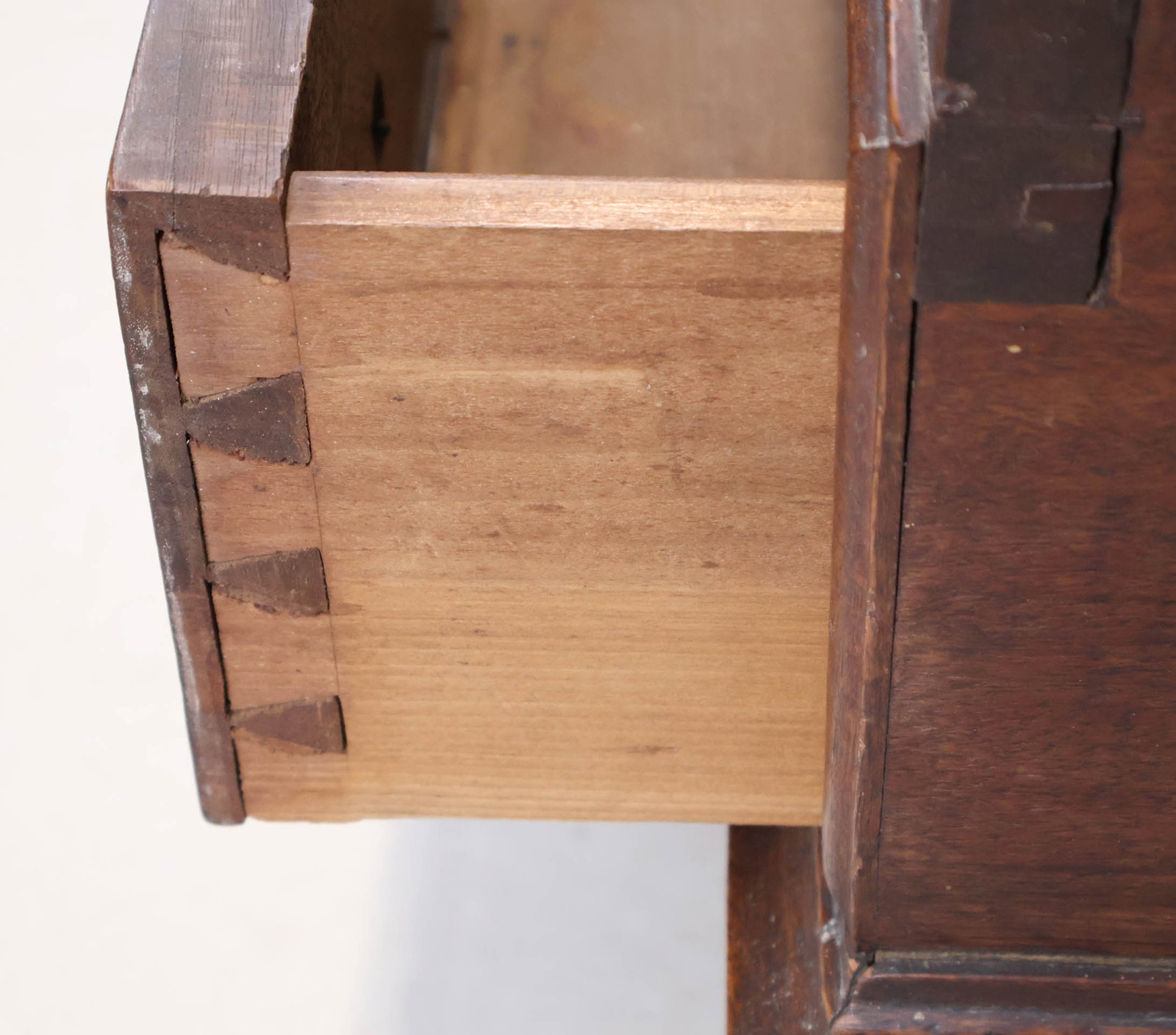 Federal Walnut Blanket Chest - 7