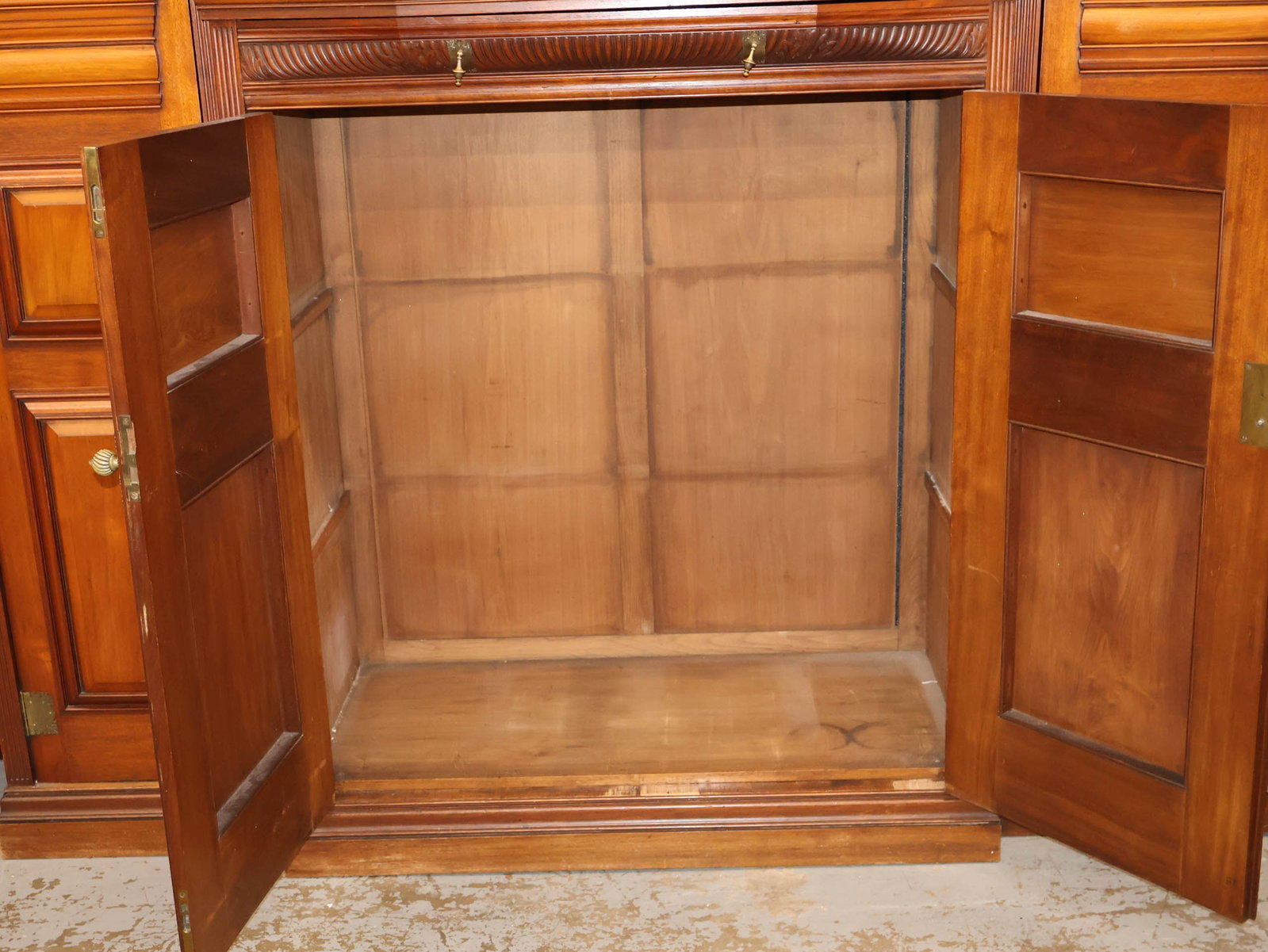 Victorian Figured Walnut Wardrobe - 13
