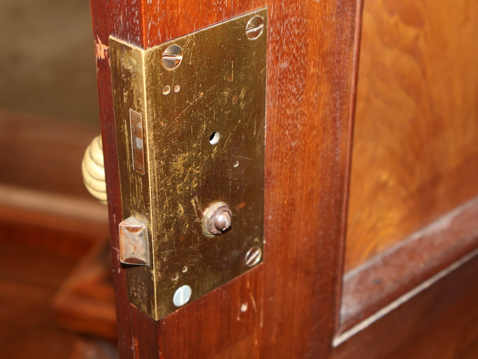 Victorian Figured Walnut Wardrobe - 17