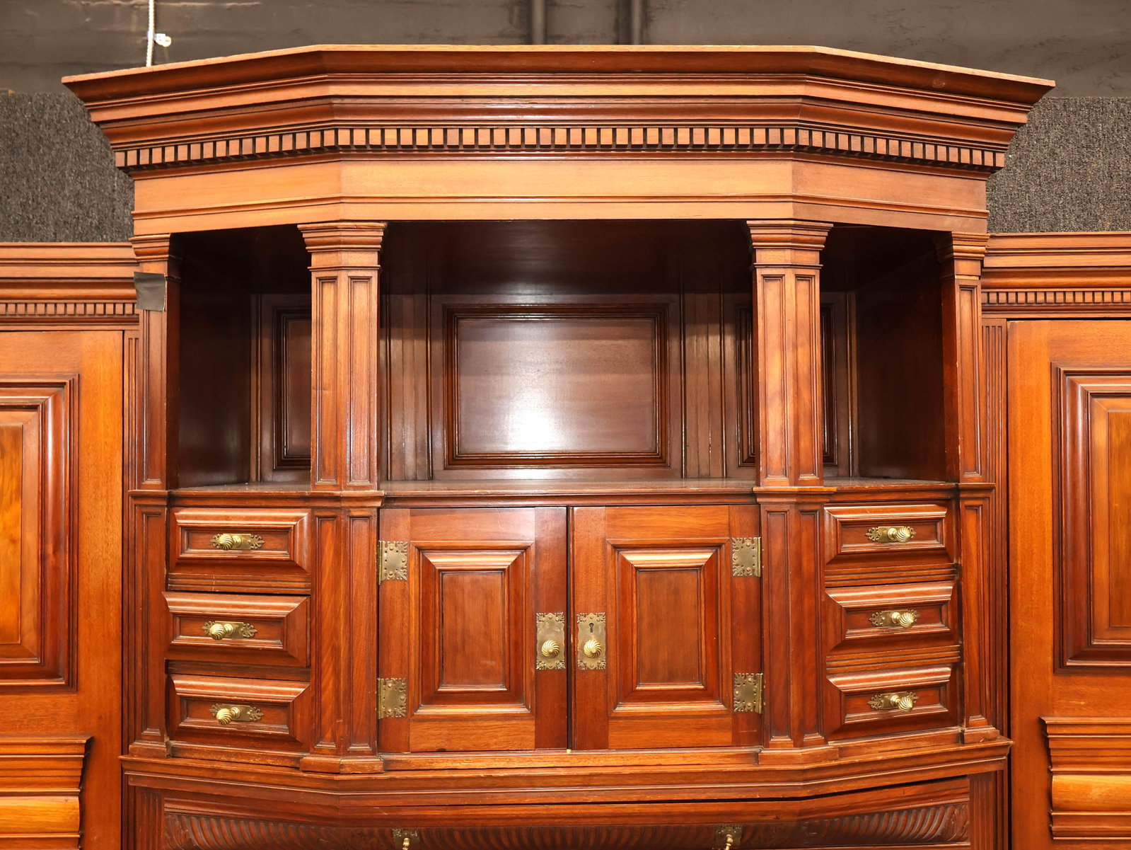 Victorian Figured Walnut Wardrobe - 7