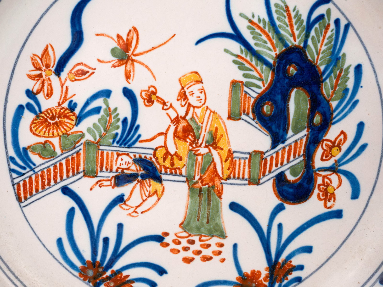 Eight Assorted Chinoiserie Decorated Plates - 3
