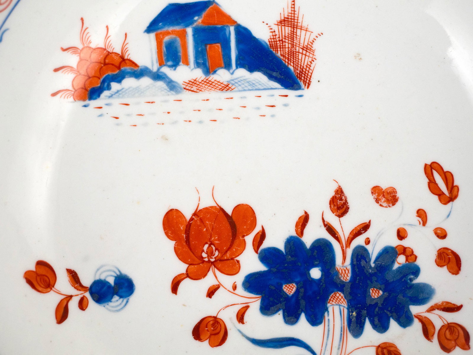 Eight Assorted Chinoiserie Decorated Plates - 7