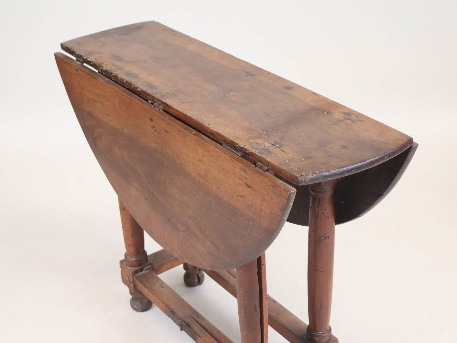 Baroque Oak Gate-Leg Drop Leaf Table - 3