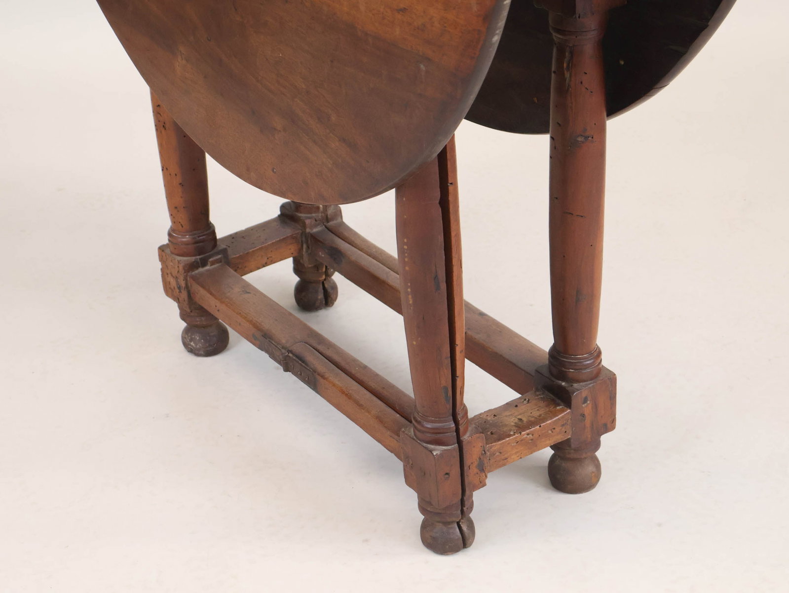 Baroque Oak Gate-Leg Drop Leaf Table - 4