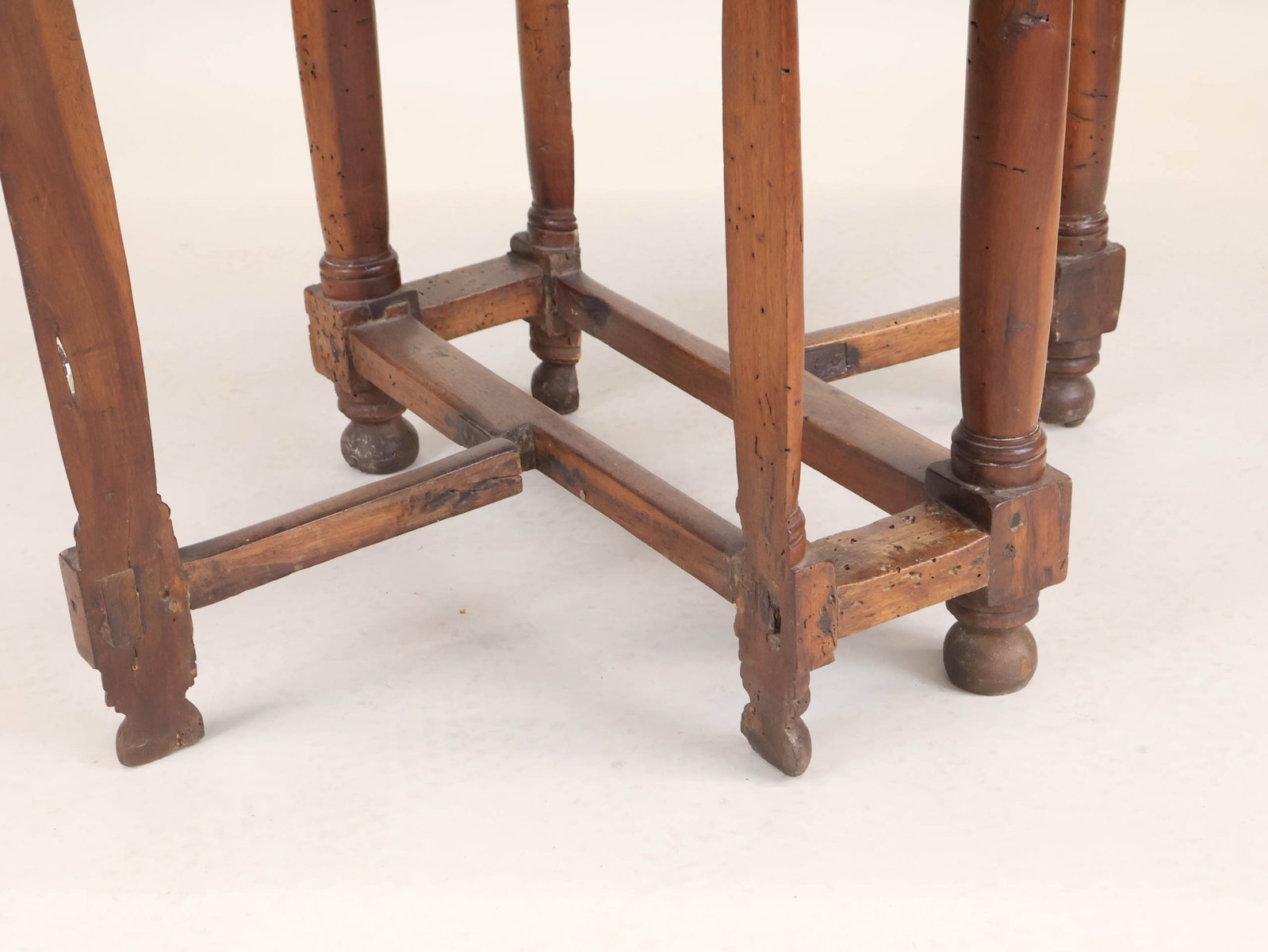 Baroque Oak Gate-Leg Drop Leaf Table - 9