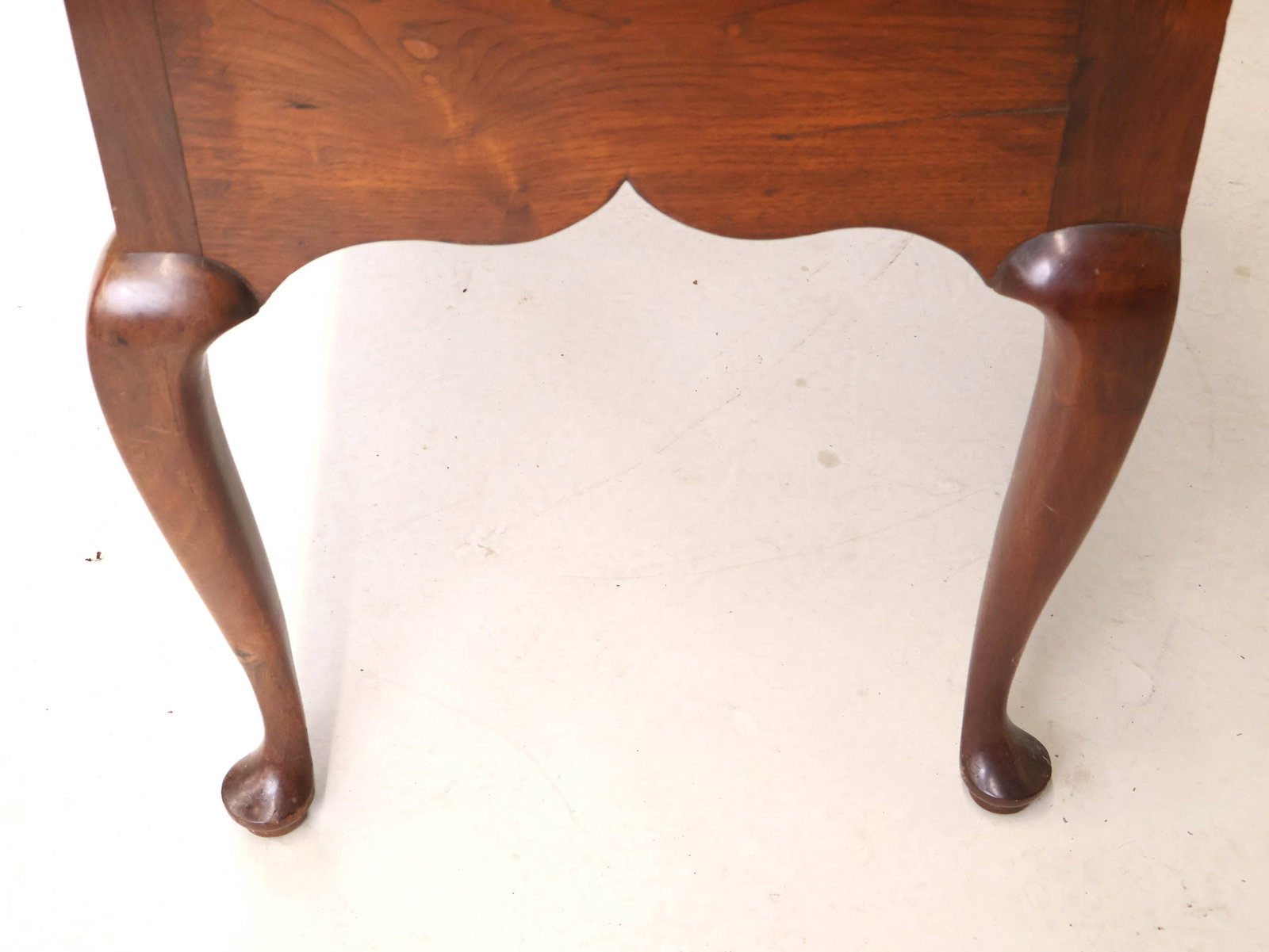 Queen Anne Figured Walnut Highboy - 11
