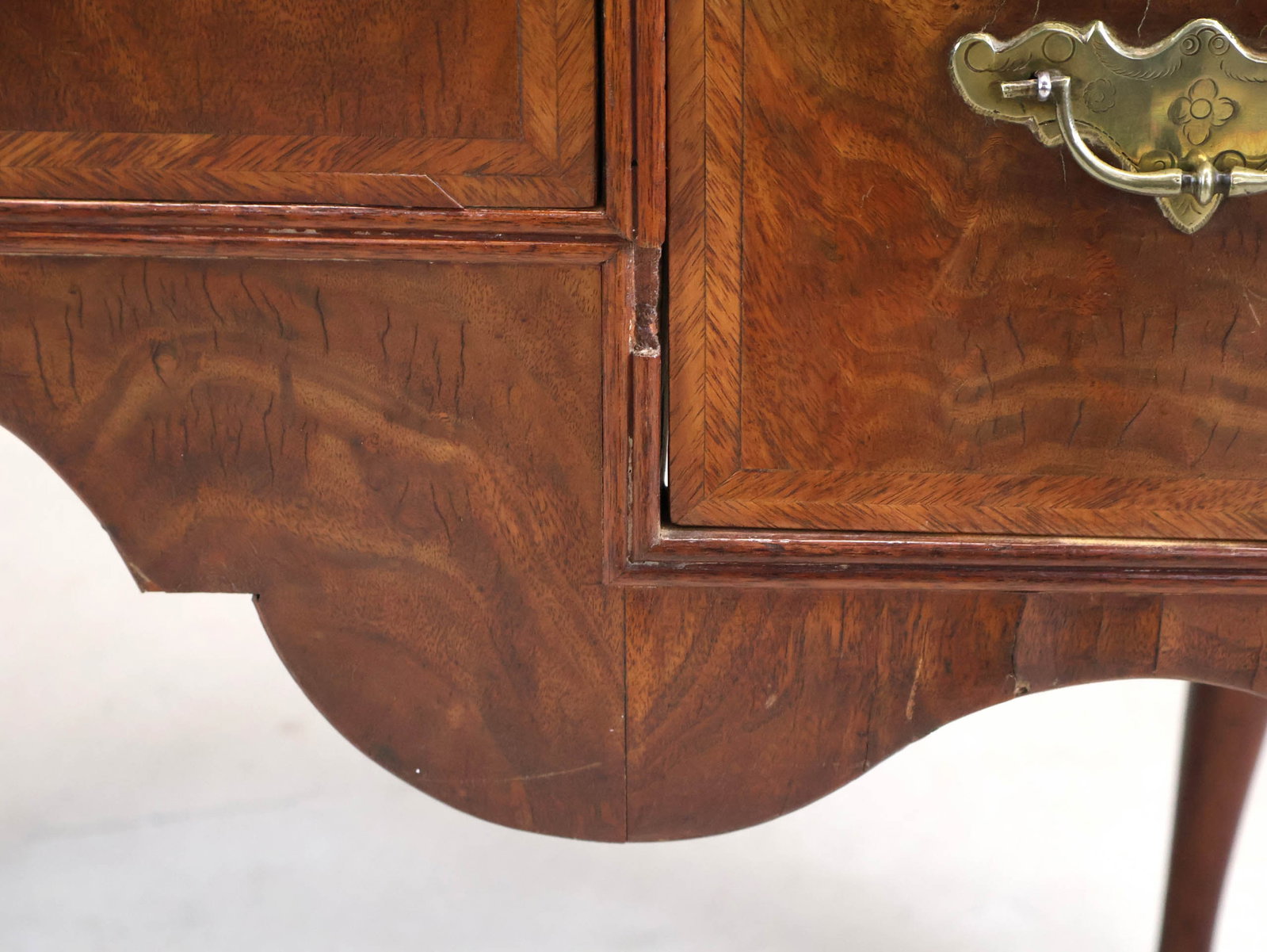 Queen Anne Figured Walnut Highboy - 14